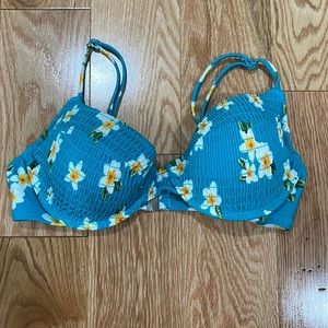 NEVER WORN CUPSHE BIKINI TOP